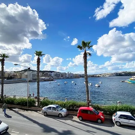 Daire Beautiful, Notch 1 Bedroom Just Off The Coast By 360 Estates *