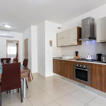 Beautiful, Notch 1 Bedroom Just Off The Coast By 360 Estates Apartman