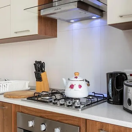 Appartement Beautiful, Notch 1 Bedroom Just Off The Coast By 360 Estates *