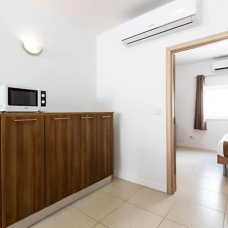 דירה Beautiful, Notch 1 Bedroom Just Off The Coast By 360 Estates *